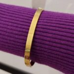 Χειροπέδα με σκαλιστό σχέδιο χρυσή